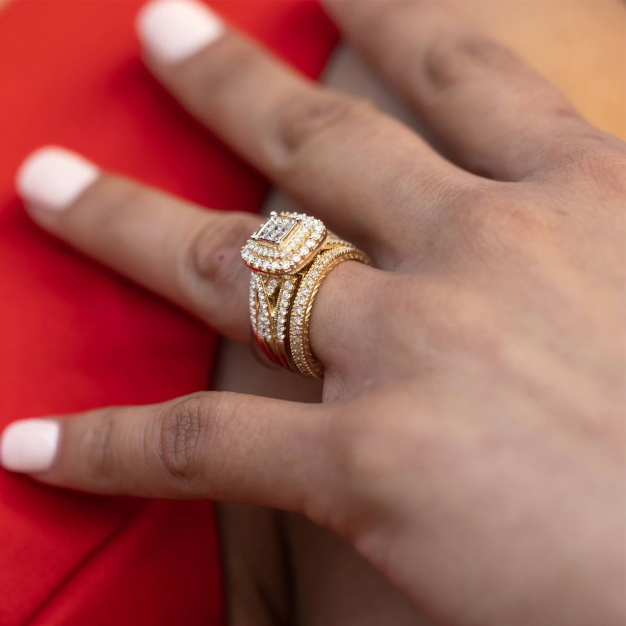 14K Yellow Gold Princess Cut 9 Diamond Design Ring