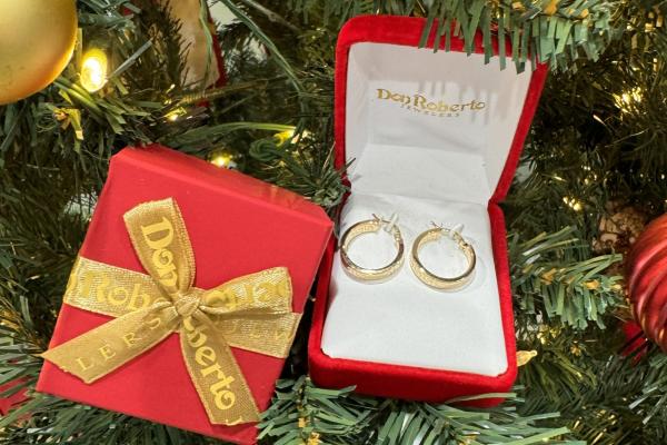How to choose the perfect Christmas jewelry gift for Him or Her