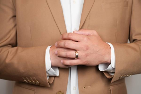 Men’s Wedding Band: The Most Common Questions
